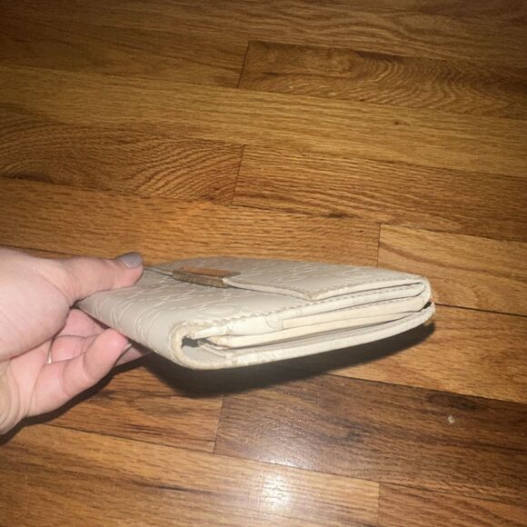 AUTH GUCCI GUCCISSIMA IVORY LEATHER GG-LOGO LONG BI-FOLD WALLET/CLUTCH- ITALY-EX - Picture 4 of 9